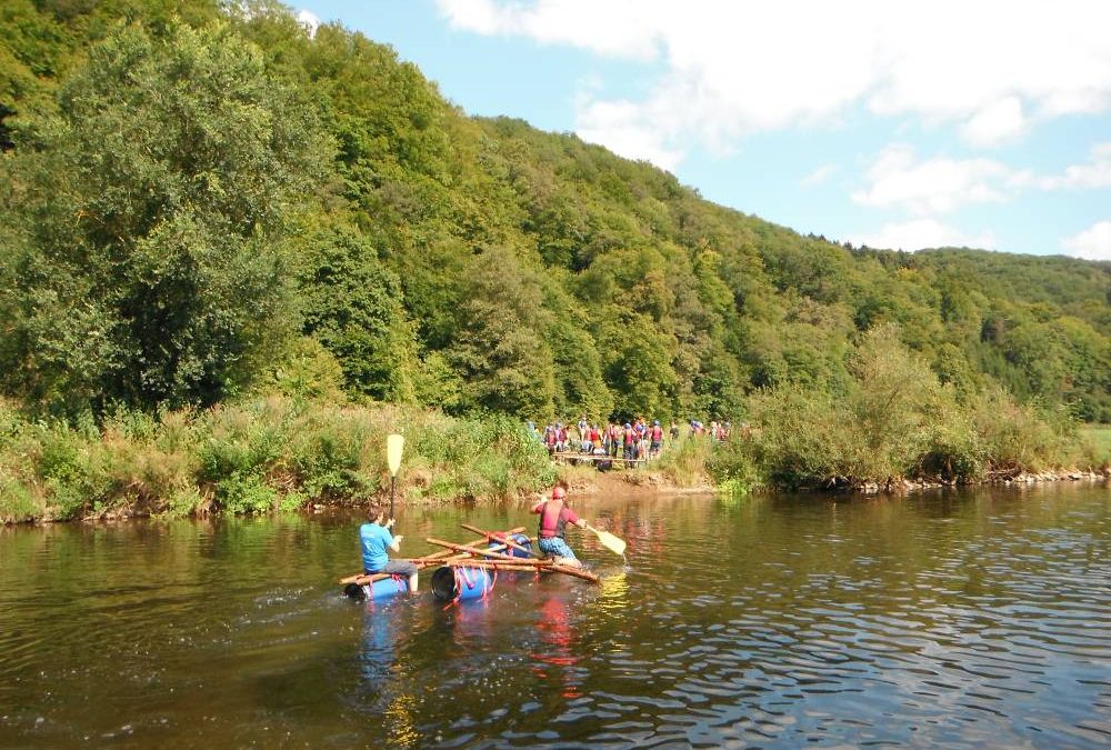 Klassenfahrt Floßbau